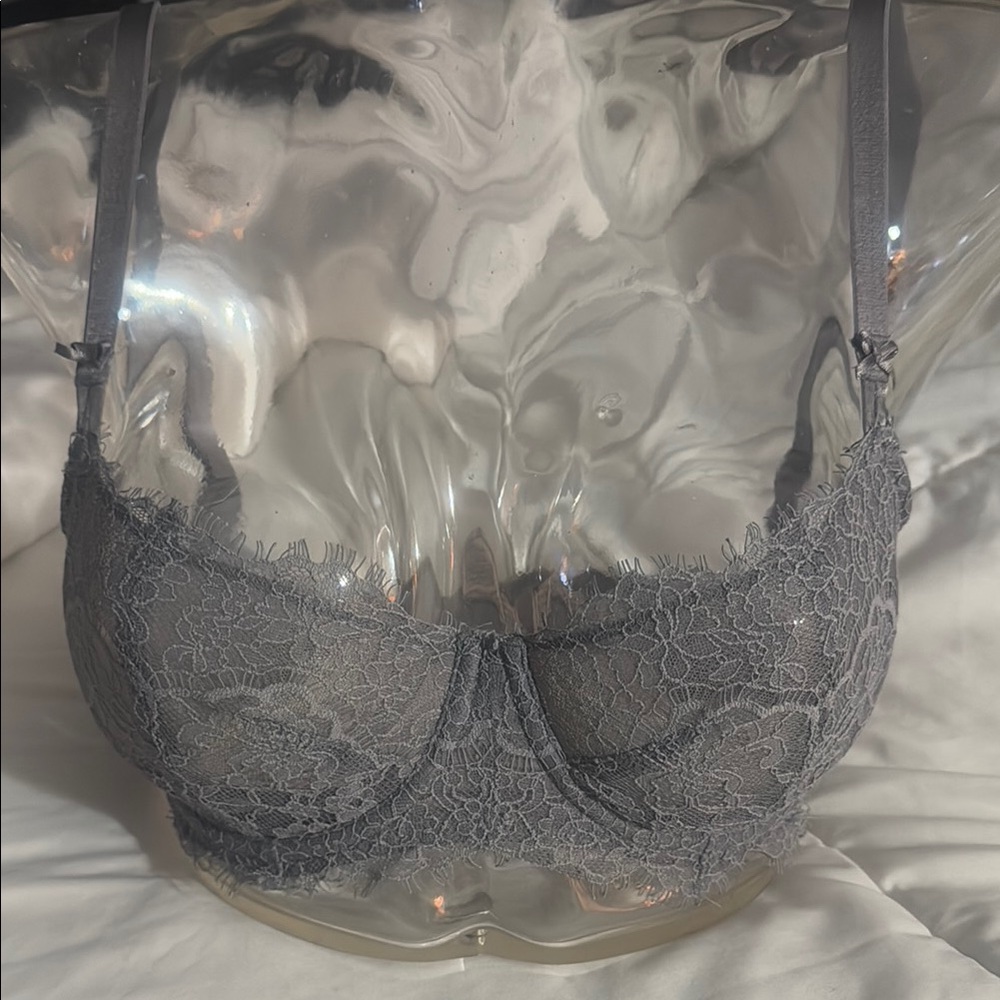 Victoria's Secret Gray Underwire Bra with Molded Cups
